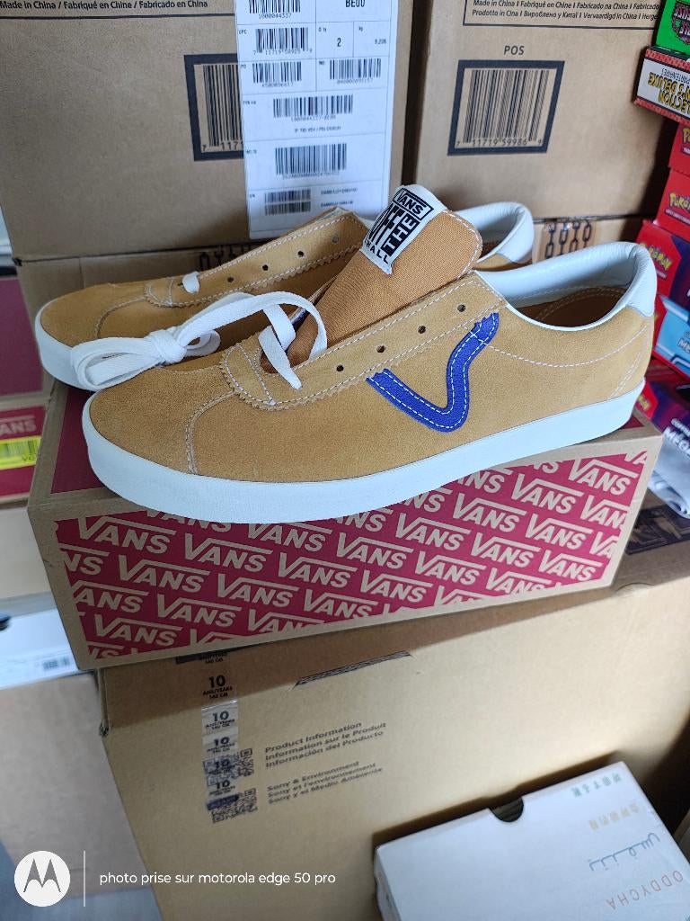 Chaussures homme cuir Vans T. 44,5 neufs, Sport en Fitness, Basketbal, Ophalen of Verzenden, Nieuw, Schoenen