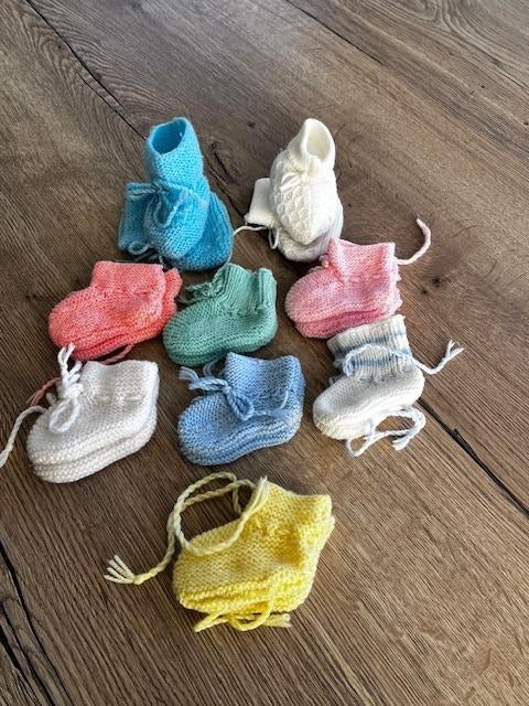 Babysokjes handwerk / vanaf 0 tot ?, Enfants & Bébés, Vêtements de bébé | Chaussures & Chaussettes, Enlèvement ou Envoi, Comme neuf
