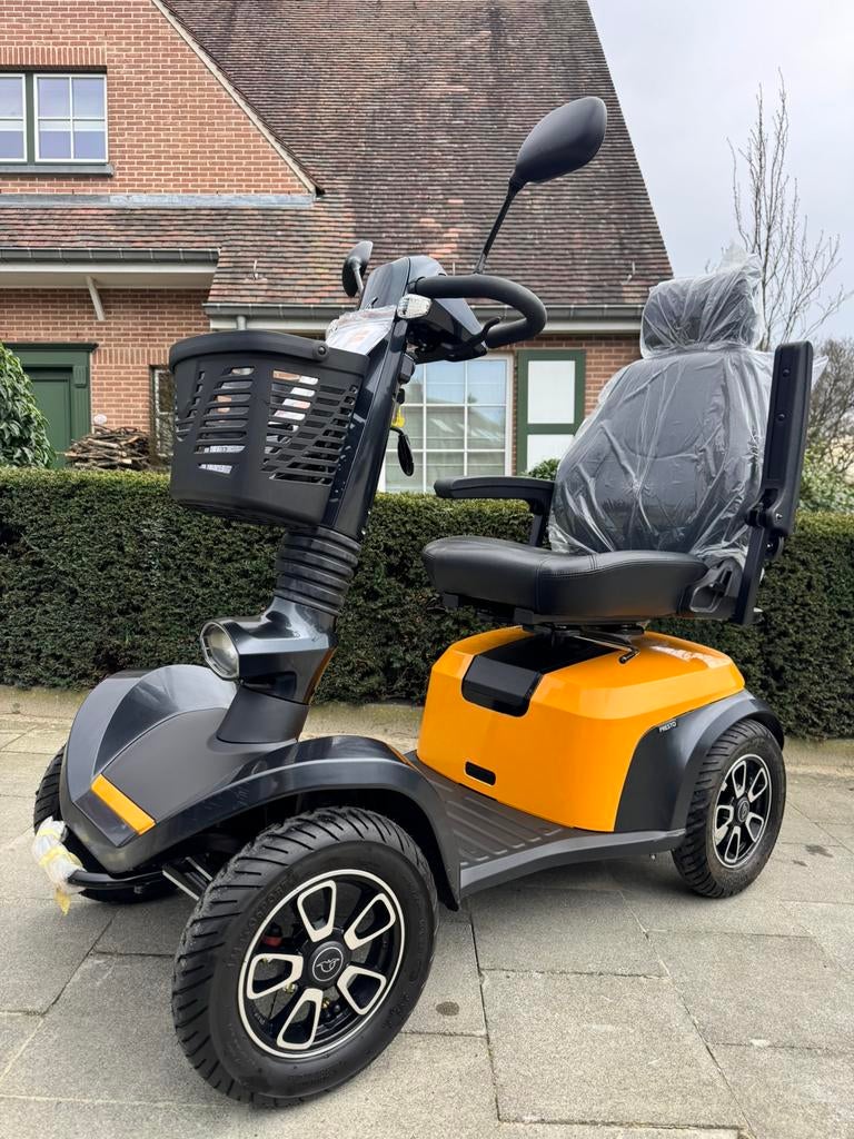 Zo goed als nieuw Scootmobiel L&M presto invalide scooter, Ophalen of Verzenden, Inklapbaar, Zo goed als nieuw, Elektrische rolstoel