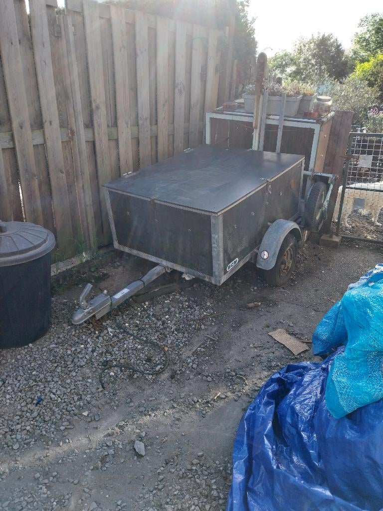 Remorque couverte, Enlèvement, Utilisé