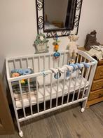 Cododo en bois + matelas, Enlèvement, Comme neuf