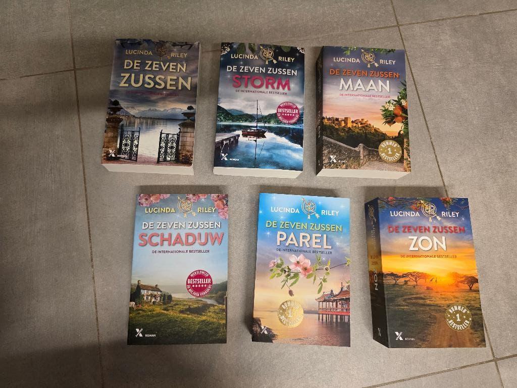 Boeken De zeven zussen, Livres, Romans, Lucinda Riley, Enlèvement, Belgique, Comme neuf