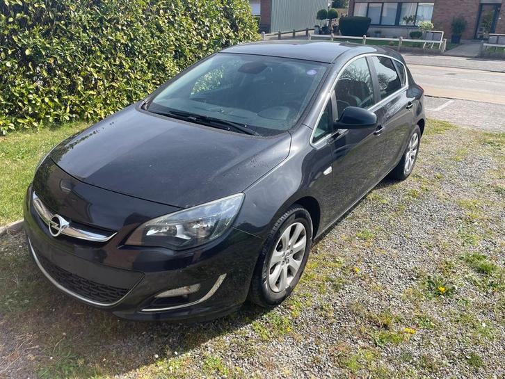 Opel Astra J Cosmo pack. 2015. lichte schade., Auto's, Opel, Particulier, Astra, ABS, Achteruitrijcamera, Airbags, Airconditioning