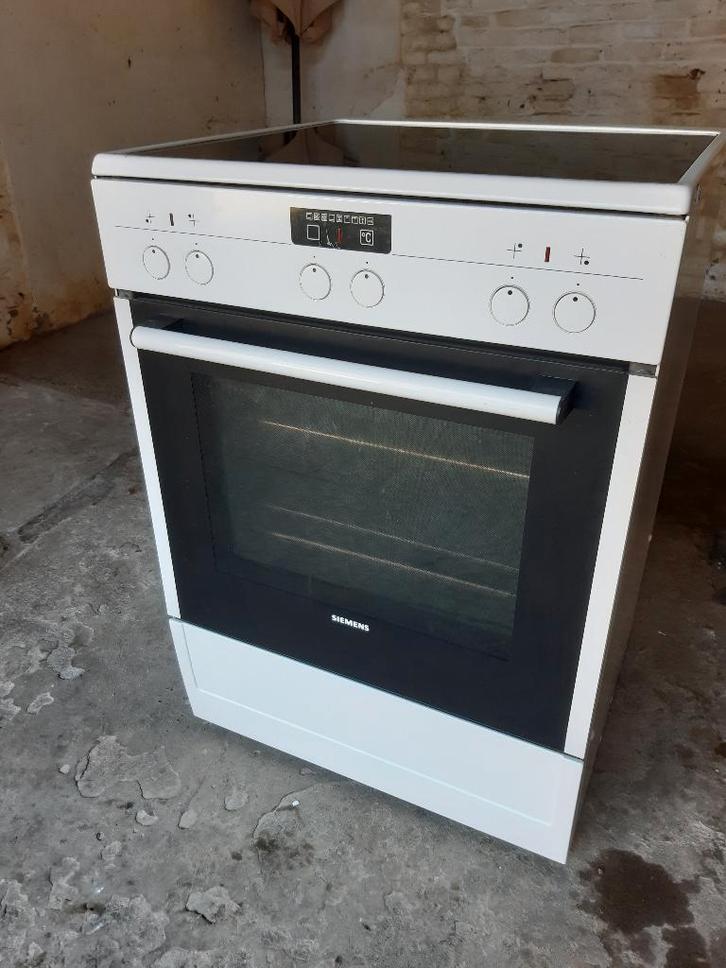 Elektrisch fornuis, Elektronische apparatuur, Fornuizen, Gebruikt, Vrijstaand, Elektrisch, 4 kookzones, Minder dan 85 cm, 45 tot 60 cm