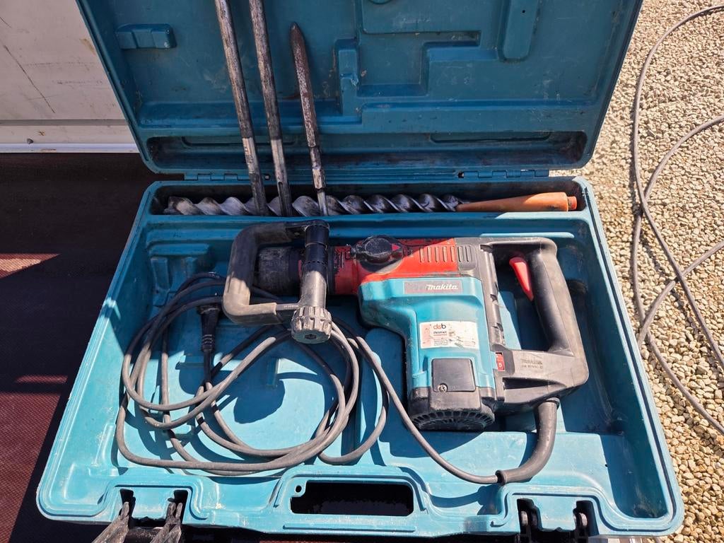 Boor- schiethamer makita, Ophalen