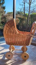 Landau en osier naturel  poupée, Enfants & Bébés, Jouets | Poupées, Enlèvement, Comme neuf, Autres types