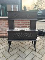 Antieke godin ,Ardense etagekachel met vogel-reliëf"., Ophalen, Houtkachel, Zo goed als nieuw, Vrijstaand