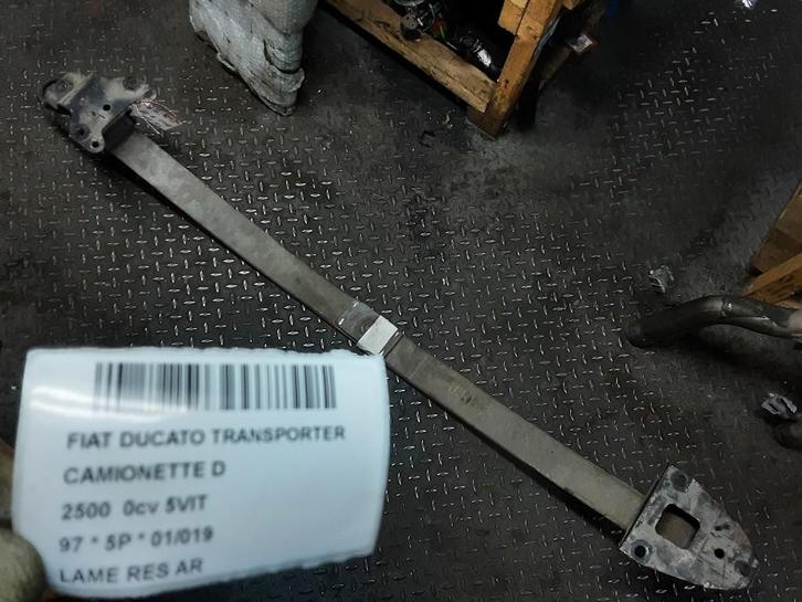 BLADVEER ACHTER Fiat 500 (312) (01-2007/12-2012), Auto-onderdelen, Ophanging en Onderstel, Fiat, Gebruikt