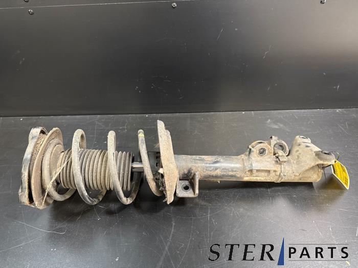 Schokdemper rechts-voor van een Mercedes C-Klasse, Auto-onderdelen, Ophanging en Onderstel, Mercedes-Benz, Gebruikt, 3 maanden garantie