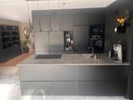 Moderne matzwarte eilandkeuken + apparatuur GEDEMONTEERD