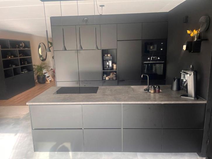 Moderne matzwarte eilandkeuken + apparatuur GEDEMONTEERD, Maison & Meubles, Cuisine | Cuisines complètes, Comme neuf, Autres types