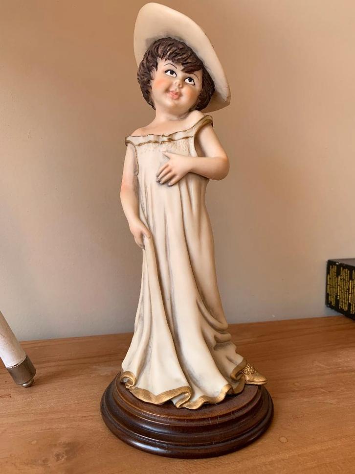 Beeld mooi meisje, Verzamelen, Beelden en Beeldjes, Zo goed als nieuw, Ophalen of Verzenden