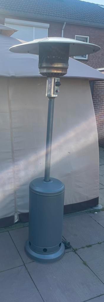 Terrasverwarmer op gas - Grijs, Tuin en Terras, Terrasverwarmers, Gebruikt, Gas, Vloer, Draaibaar, Waterbestendig, Ophalen