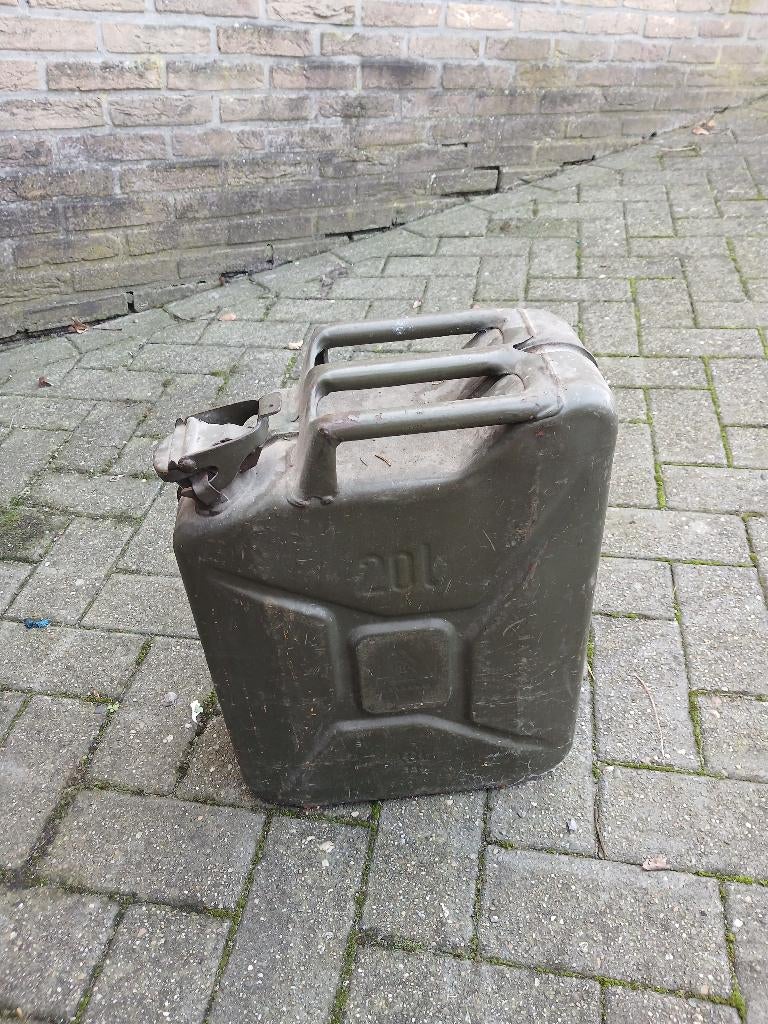 Jerrycan, Ophalen