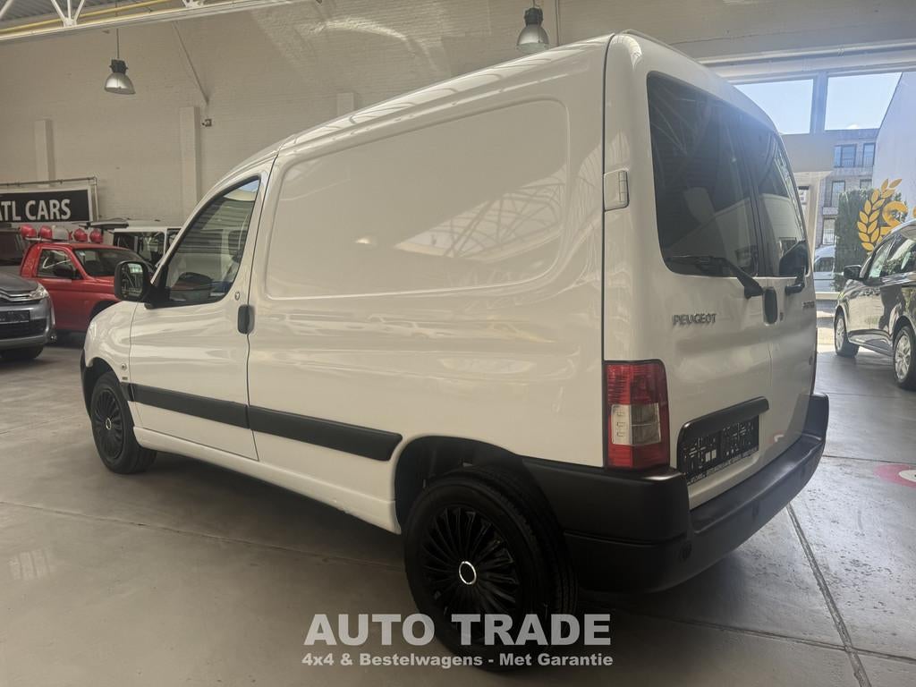 Peugeot Partner 1.6 Diesel | Lichte vracht | 1j Garantie | C, Auto's, Voorwielaandrijving, Zwart, Wit, Bedrijf