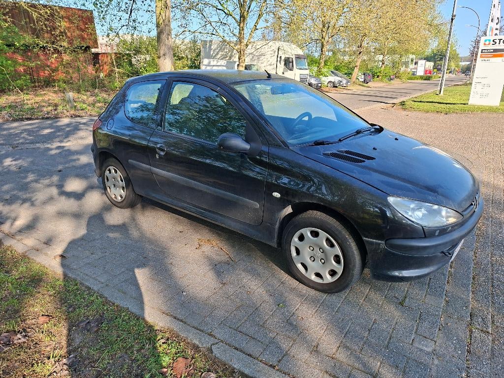 Peugeot 206 1.4i 185dkm gekeurd voor verkoop, Auto's, Peugeot, Zwart, Zwart, 1400 cc, Particulier