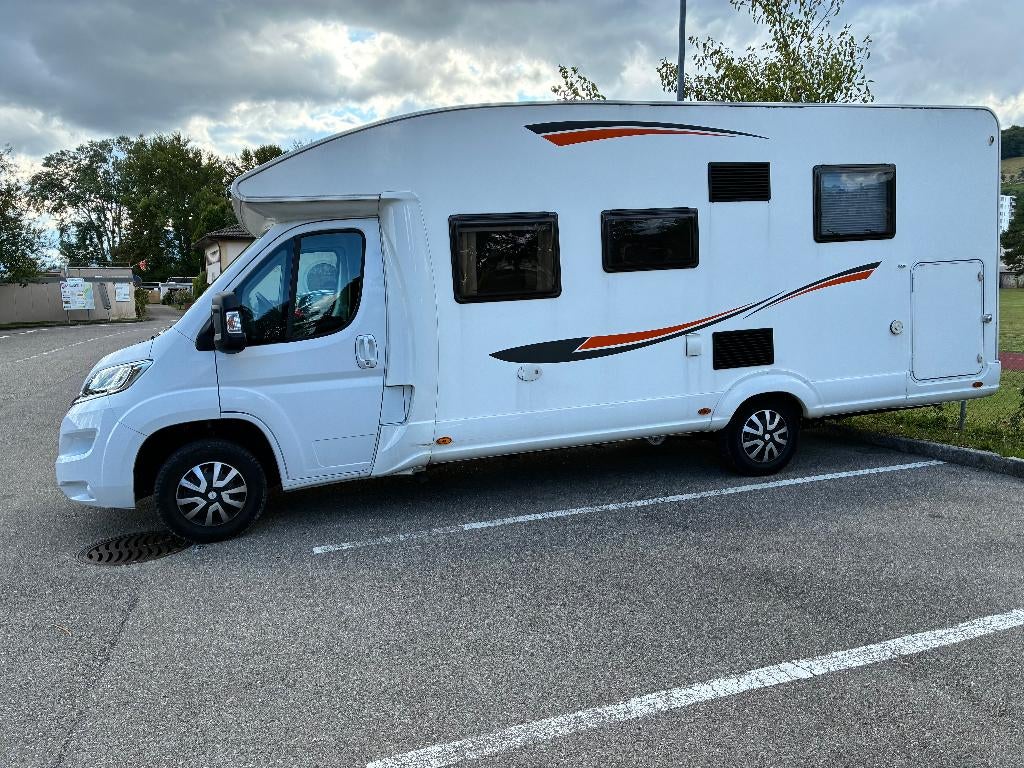 Kampeerwagen pla/ on jumper Citroen, Caravans en Kamperen, Mobilhomes, Koelkast, Standaard zit, Buitenlamp, 7 tot 8 meter