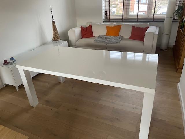 Table à manger rectangulaire blanche Ikéa, Maison & Meubles, Tables | Tables à manger, Comme neuf, 50 à 100 cm, 150 à 200 cm, Cinq personnes ou plus