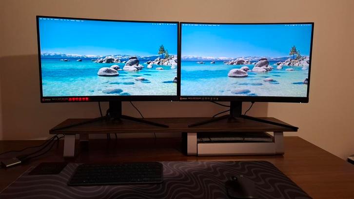 2x MSI Optix G24C4 + 2x Neomounts monitorarm + HDMI splitter, Computers en Software, Monitoren, Ophalen