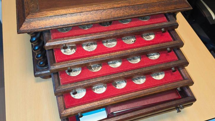 100 zilveren ounce munten, De meesterwerken van Rubens, Postzegels en Munten, Edelmetalen en Baren, Zilver, Ophalen of Verzenden