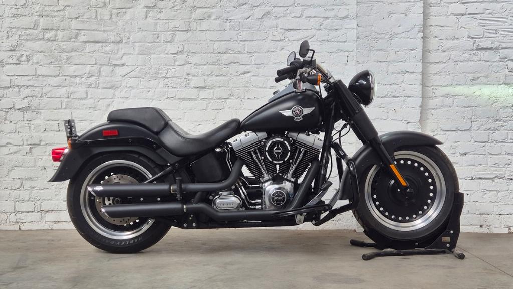 Harley-Davidson Fat Boy noir mat — 5HD @motomobilia, ABS, Permis Moto A, Entreprise, Plus de 35 kW