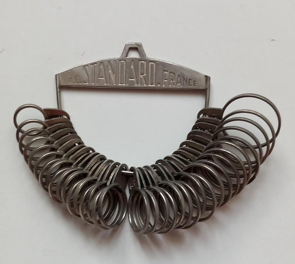 Baguier RC Standard France XIXe siècle, Enlèvement