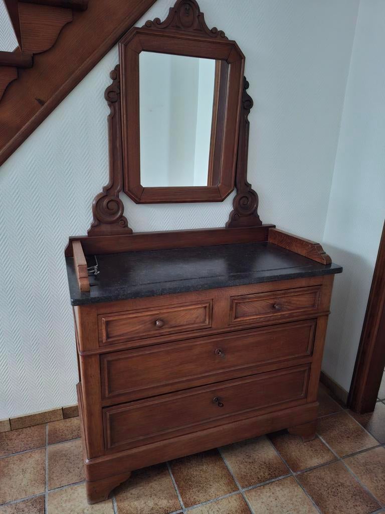 Commode met spiegel, Ophalen