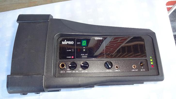 Draagbare geluidsinstallatie Mipro MA-100S, Audio, Tv en Foto, Luidsprekerboxen, Zo goed als nieuw, Overige merken, Ophalen