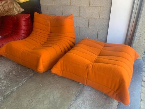 Togo Ligne Roset  chauffeuse et pouf, Huis en Inrichting, Zetels | Zetels en Chaises Longues, Zo goed als nieuw, Eenpersoons, Stof