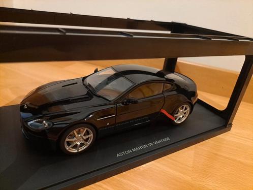 Aston-Martin V8 Vantage Autoart 1/18 Nieuw, Hobby en Vrije tijd, Modelauto's | 1:18, Nieuw, Auto, Autoart, Ophalen of Verzenden