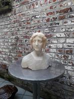 Sculpture statue buste en albâtre, Enlèvement