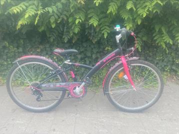 🔶’B’Twin’ Meisjesfiets 24Inch+6SPEED+Framemaat 33Cm🔶 beschikbaar voor biedingen