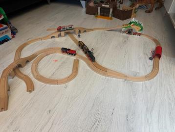 Houten treinset beschikbaar voor biedingen