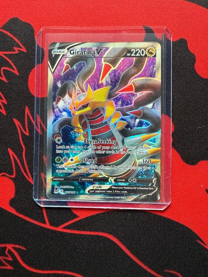 Pokémon Giratina V (LOR 185) Lost Origin, Hobby en Vrije tijd, Verzamelkaartspellen | Pokémon, Zo goed als nieuw, Losse kaart