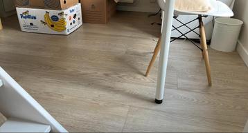Gratis laminaat vloer - ong 53m² beschikbaar voor biedingen