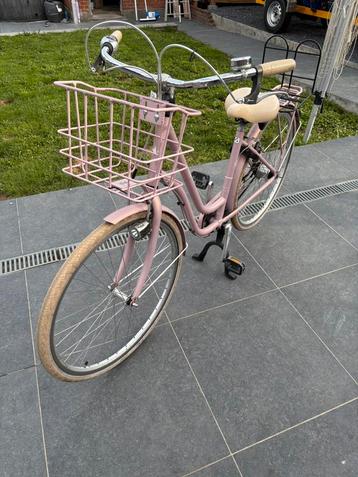 Meisjes fiets roze met mandje beschikbaar voor biedingen