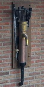 Oude waterpomp, Ophalen, Gebruikt