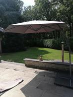 Parasol met hoes en tegels, Ophalen, Gebruikt