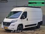 Fiat Ducato 130pk L2H2 Trekhaak LED Navi Airco Cruise Camera, Auto's, Stof, Gebruikt, Euro 6, 2500 kg