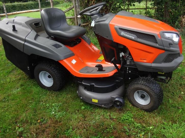 Husqvarna-tractormaaier als nieuw, Tuin en Terras, Zitmaaiers, Zo goed als nieuw, 90 tot 120 cm, Elektrische starter, Opvangbak