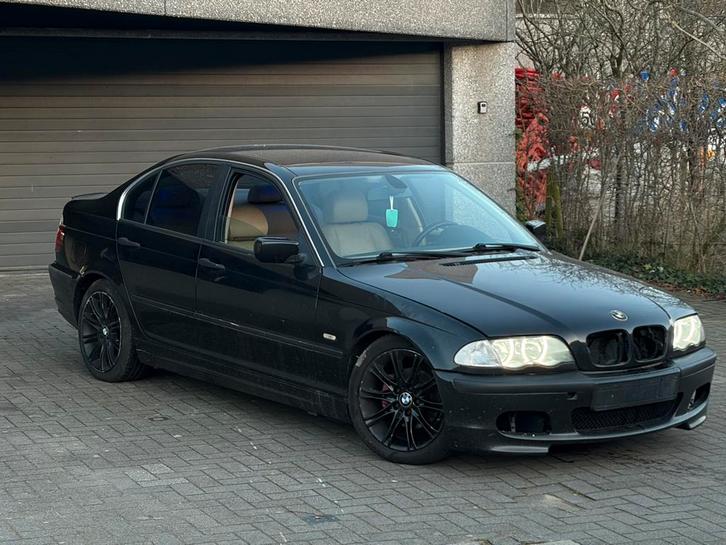 Bmw 320i, Autos, BMW, Entreprise, Série 3, Essence, Euro 4, Autre carrosserie, 5 portes, Automatique, Noir, Beige, Cuir, Propulsion arrière