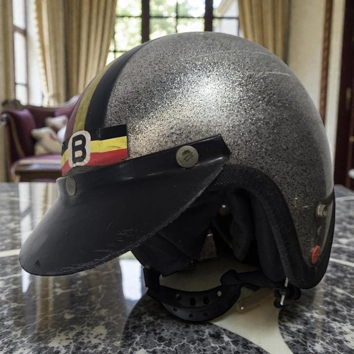 Vintage seventies metalflakes zilveren jethelm / brommerhelm, Fietsen en Brommers, Brommerhelmen, Zo goed als nieuw, Ophalen of Verzenden