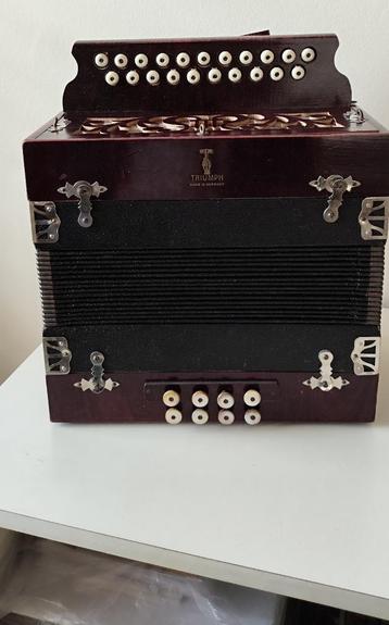 Accordeon Mayenburg Triumph beschikbaar voor biedingen