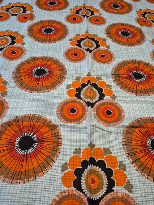 Vintage stof met seventies print 190 cm L, Hobby en Vrije tijd, Stoffen en Lappen, Zo goed als nieuw, Ophalen of Verzenden