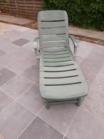 2 chaises longues vert clair de la marque CURVER, Jardin & Terrasse, Enlèvement, Comme neuf, Synthétique, Réglable