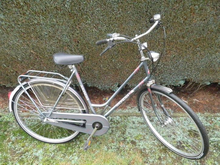 Holandse Damesfiets Mondia, grijs 3V  Alles goed lezen Aub., Fietsen en Brommers, Fietsen | Dames | Damesfietsen, Zo goed als nieuw