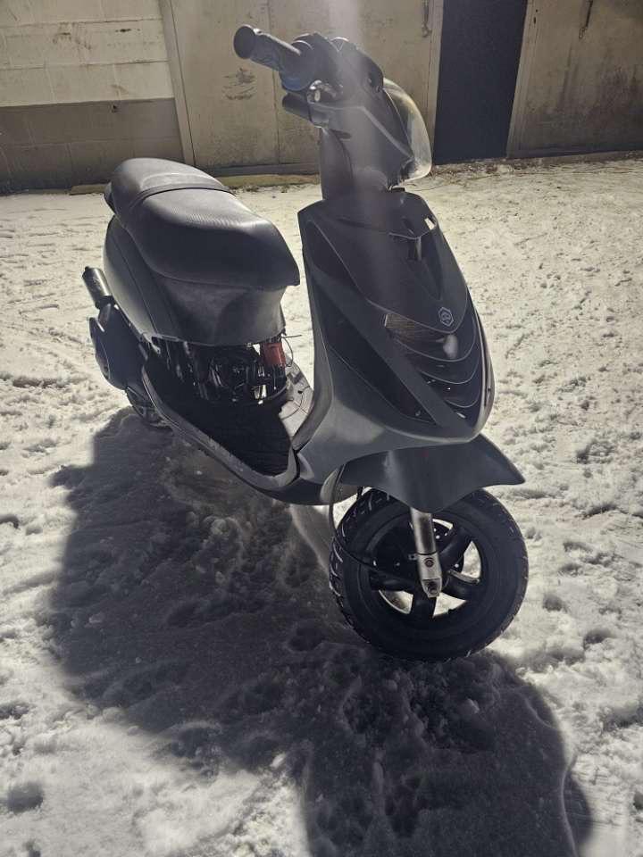 Piaggio zip, Fietsen en Brommers, Scooters | Piaggio, Zo goed als nieuw, Zip, Klasse A (25 km/u), Tweetakt, Ophalen