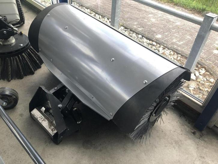 Nilfisk / EGHOLM SNEEUWVEEG BORSTEL (bj 2017), Zakelijke goederen, Machines en Bouw | Tuin, Park en Bosbouw, Overige typen