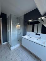 Volledige badkamer met douche en hoge kasten, Huis en Inrichting, Badkamer | Complete badkamers, Ophalen, Gebruikt, Met douche