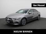 Mercedes-Benz A-Klasse Limousine A 250 e CAMERA | NAVI | ZET, Auto's, Mercedes-Benz, 4 deurs, Stof, Gebruikt, Zwart